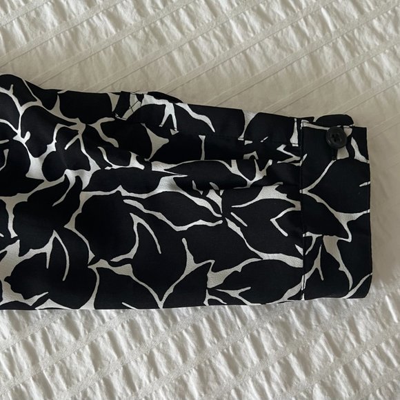 LOFT One-Piece Black & White (Cream) Leaf Pattern Jumpsuit Romper Size 10 - Picture 10 of 14